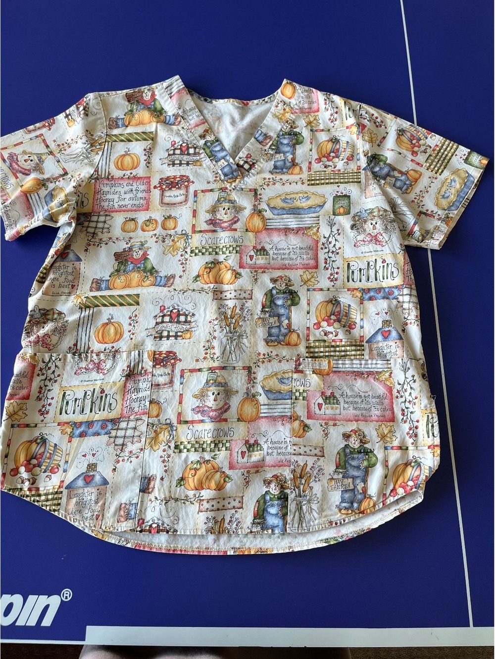 Cherokee Womens Scarecrow & Pumpkin Patch Fall Print V-Neck Scrub Top Large